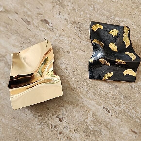 Retro Earrings - Picture 3 of 5